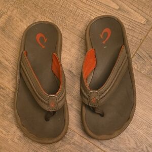 OluKai Brown Kids Flip Flops Size 2/3